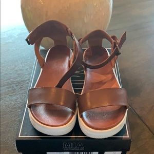 Mia Ellen sandals cognac size 9
